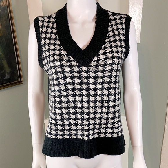 Wild Fable Black White V-Neck Sweater Vest houndstooth women’s medium top M - Picture 2 of 10
